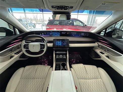 Certified 2024 Lincoln Nautilus Black Label image 3