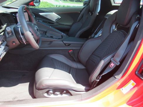 Used 2023 Chevrolet Corvette Stingray Premium Conv w/ Z51 Performance Package RWD image 20