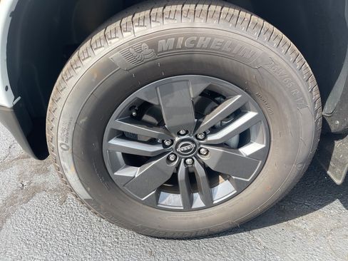 Certified 2025 Nissan Frontier SV image 26