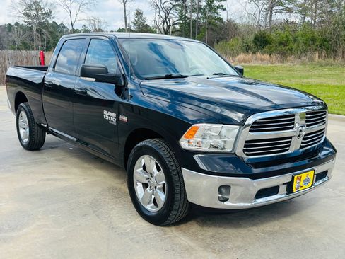 Used 2019 RAM 1500 Big Horn AWD/4WD image 3
