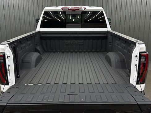 Used 2025 GMC Sierra 2500 AT4 w/ AT4 Premium Plus Package image 17