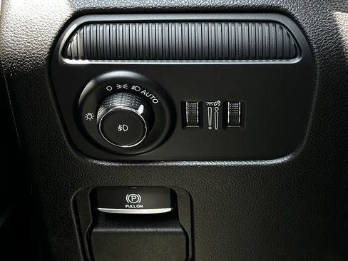Used 2025 Jeep Wagoneer Series II AWD/4WD image 26