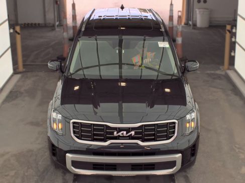 Used 2025 Kia Telluride S AWD/4WD image 3