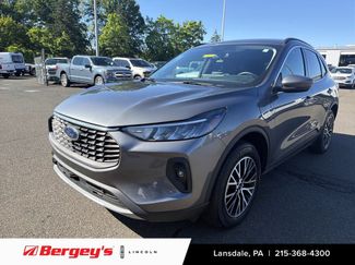 Used 2025 Ford Escape SE FWD video 1