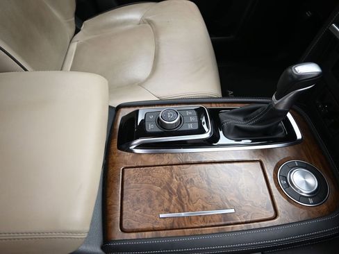 Used 2024 Nissan Armada SL w/ Captain's Chairs Package RWD image 30