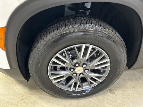 New 2026 Chevrolet Traverse LT image 9
