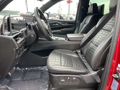 Used 2023 Cadillac Escalade V image 16