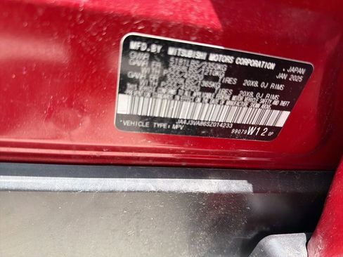 Used 2025 Mitsubishi Outlander SE FWD image 4