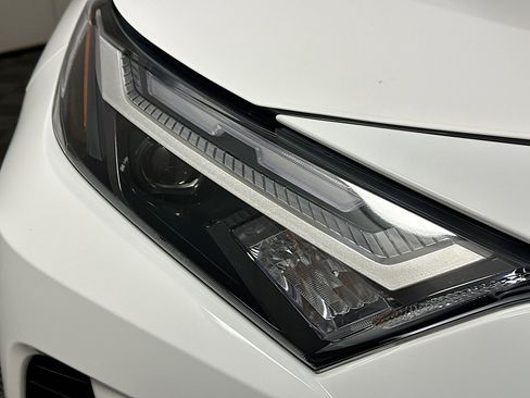 Used 2025 Toyota RAV4 LE image 9