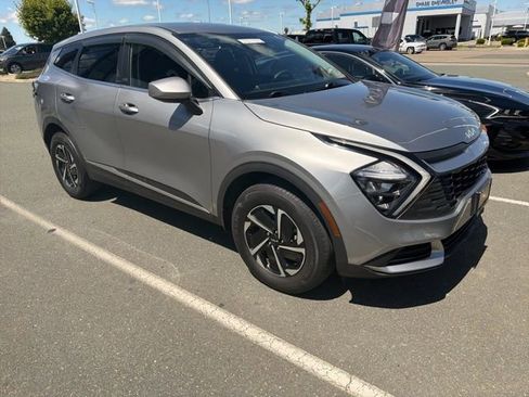 Used 2023 Kia Sportage LX AWD/4WD image 5