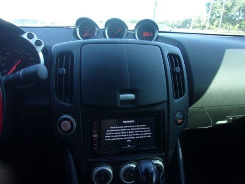 Used 2014 Nissan 370Z Coupe RWD image 8