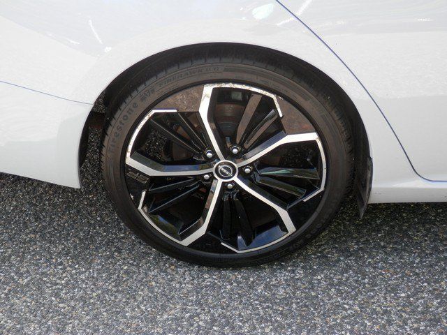 Used 2024 Nissan Altima 2.5 SR FWD image 10