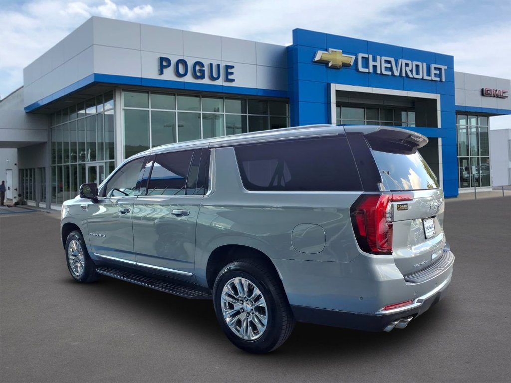 Used 2025 GMC Yukon XL Denali AWD/4WD image 3