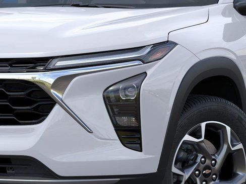 New 2026 Chevrolet Trax LT w/ Driver Confidence Package FWD image 11