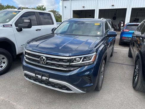Used 2022 Volkswagen Atlas Cross Sport SE AWD/4WD image 1