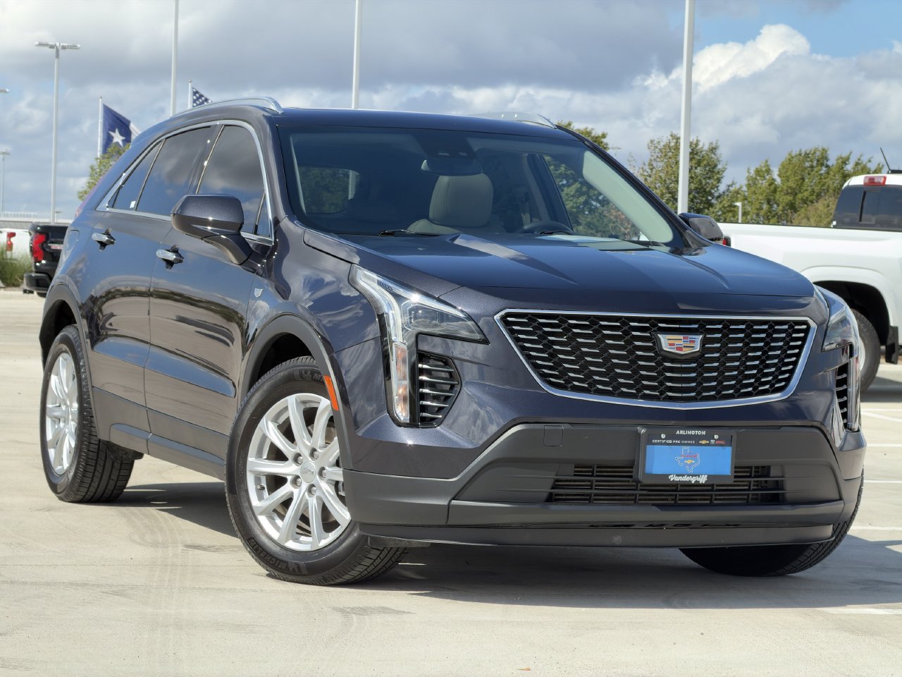 Certified 2023 Cadillac XT4 Luxury w/ Cold Weather Package FWD image 2