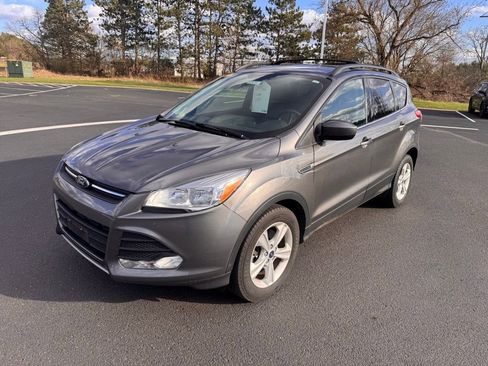 Used 2014 Ford Escape SE w/ Equipment Group 201A image 3