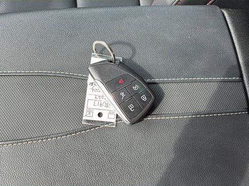 Used 2024 Chevrolet Traverse Z71 w/ Enhanced Driving Package AWD/4WD image 33