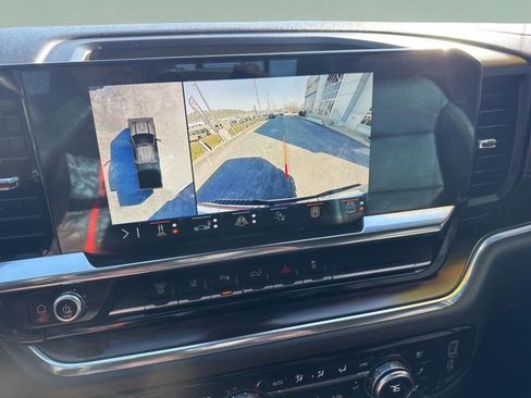 Used 2024 GMC Sierra 2500 SLT w/ SLT Premium Package image 12