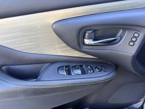 Used 2018 Nissan Murano Platinum w/ Cargo Package FWD image 9