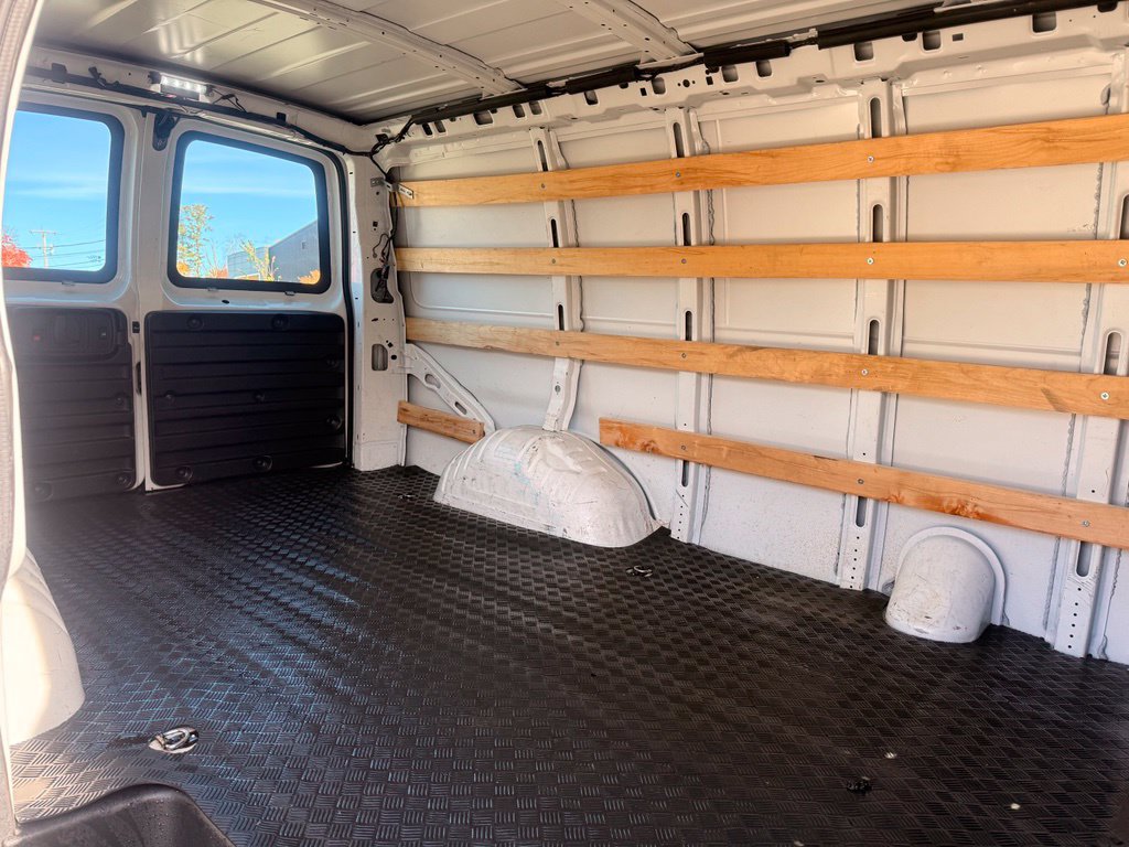 Used 2019 GMC Savana 2500 w/ Driver Convenience Package RWD image 8