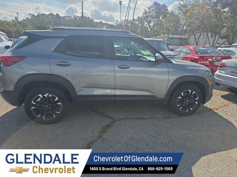 Used 2023 Chevrolet TrailBlazer LT w/ Convenience Package FWD image 9