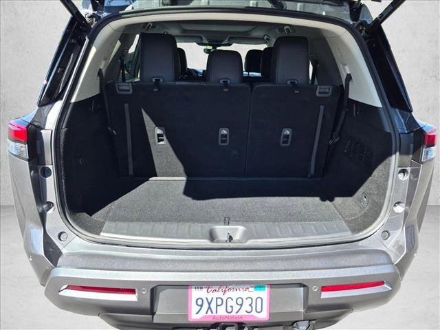 Used 2026 Nissan Pathfinder Platinum w/ Cargo Package AWD/4WD image 6