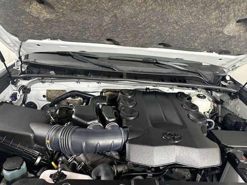 Used 2024 Toyota 4Runner SR5 image 31