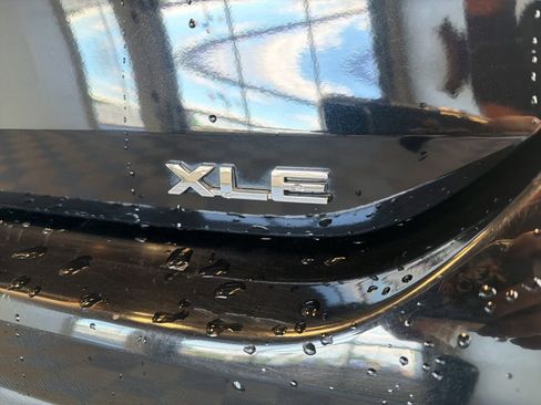 Used 2023 Toyota Highlander XLE AWD/4WD image 8