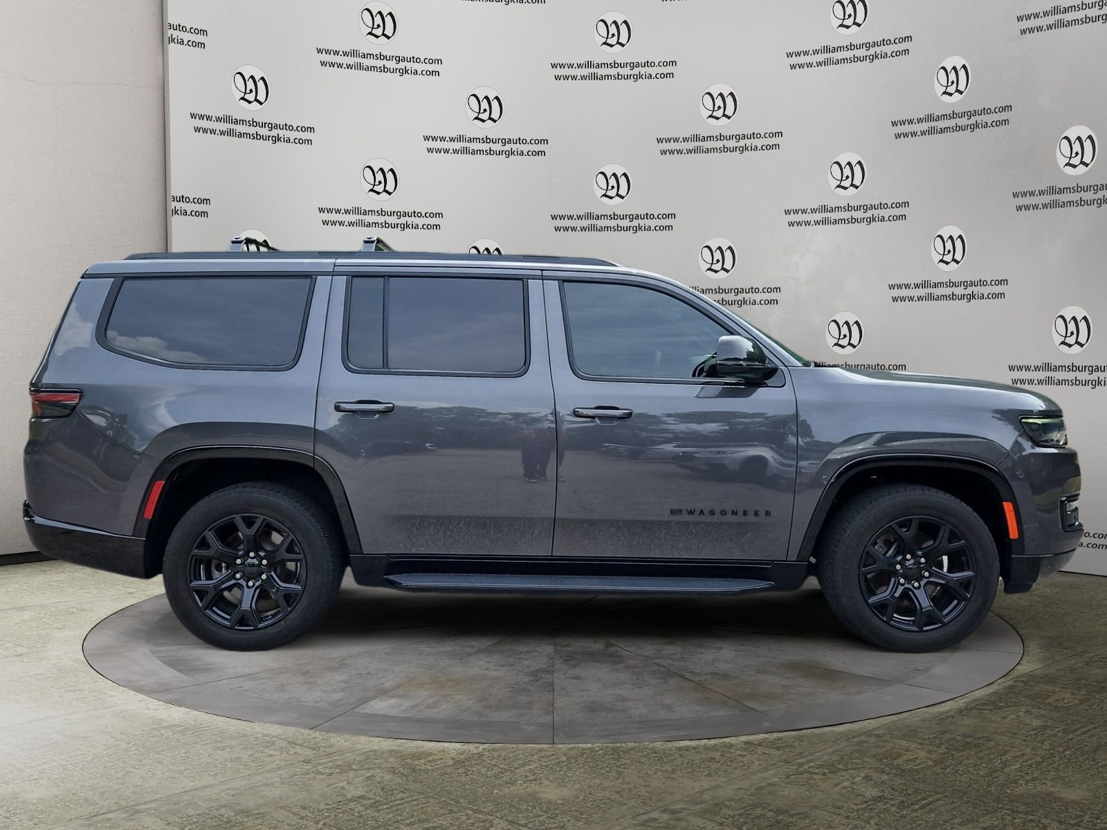 Used 2023 Jeep Wagoneer Series II AWD/4WD image 6