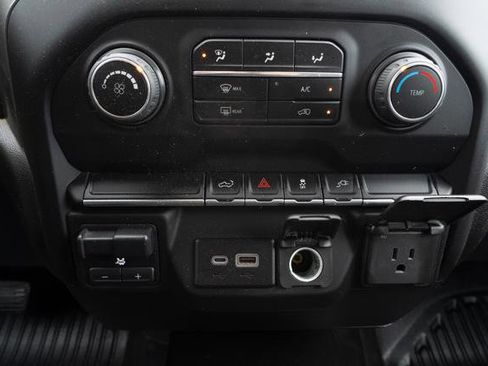 Used 2022 Chevrolet Silverado 1500 ZR2 w/ Technology Package image 24