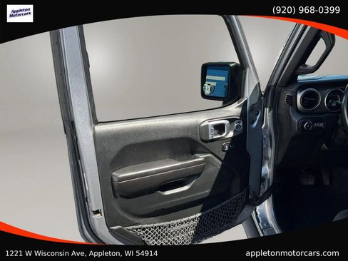 Used 2018 Jeep Wrangler Unlimited Sport S AWD/4WD image 21