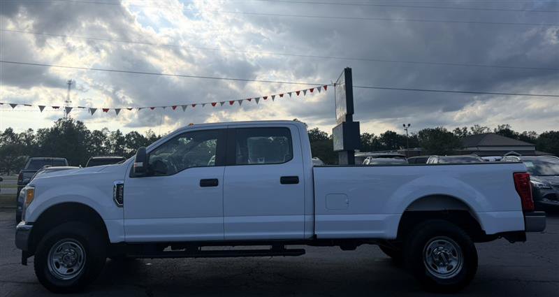 Used 2017 Ford F250 XL w/ Power Equipment Group AWD/4WD image 4