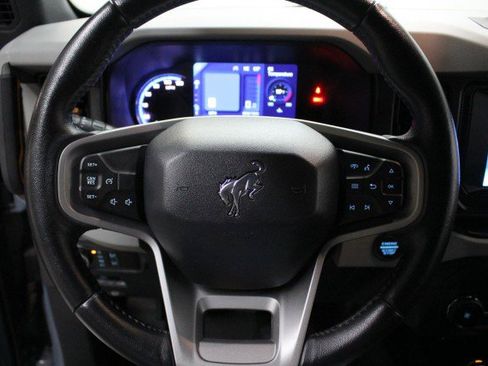 Used 2022 Ford Bronco Badlands image 11