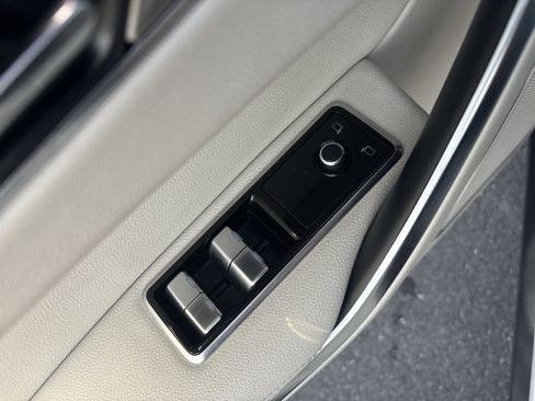 Used 2022 Jaguar F-PACE S image 16