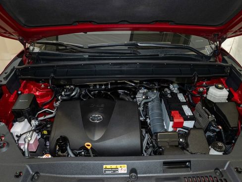 Used 2022 Toyota Highlander XLE image 22