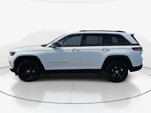 Used 2023 Jeep Grand Cherokee Limited AWD/4WD image 10