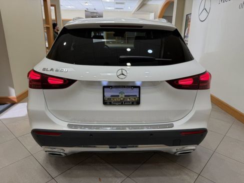 Used 2025 Mercedes-Benz GLA 250 image 4