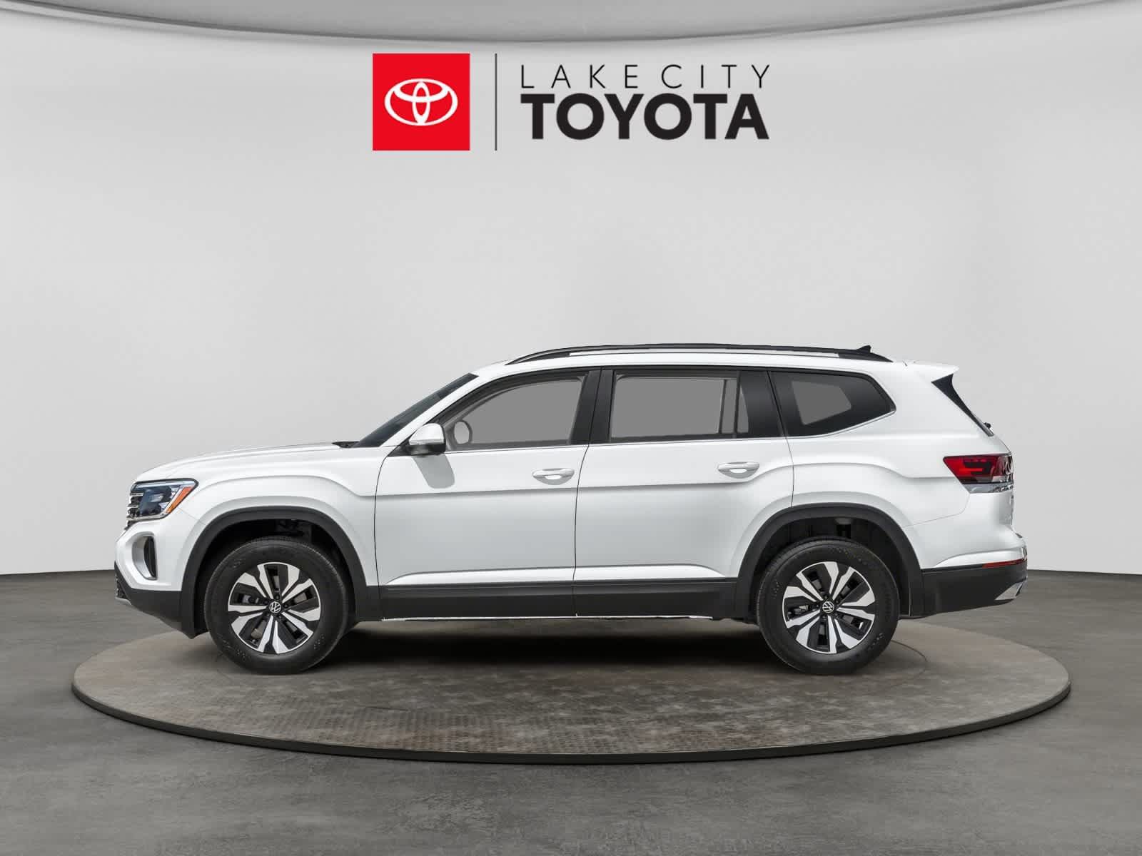 Used 2025 Volkswagen Atlas SE FWD image 3