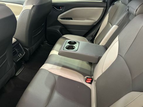 Used 2025 Subaru Forester Limited AWD/4WD image 5