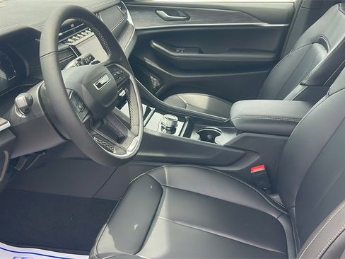 New 2025 Jeep Grand Cherokee Limited w/ Black Appearance Package image 27