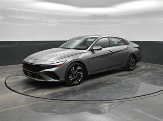 Used 2025 Hyundai Elantra SEL video 1