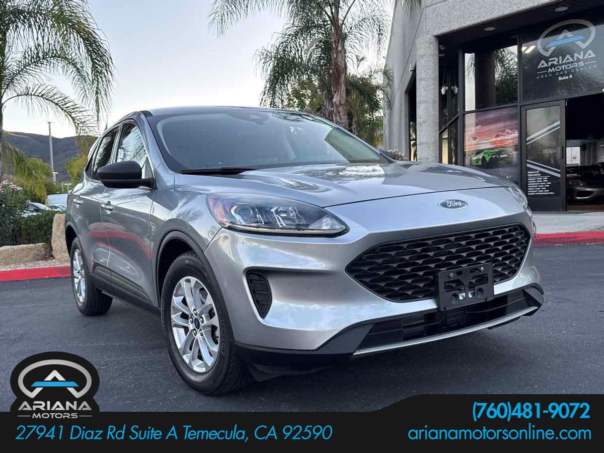 Used 2022 Ford Escape SE FWD image 1