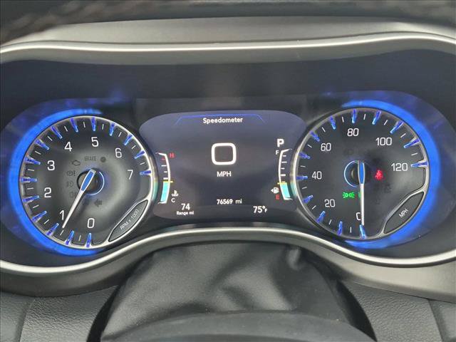 Used 2022 Chrysler Pacifica Touring-L FWD image 11