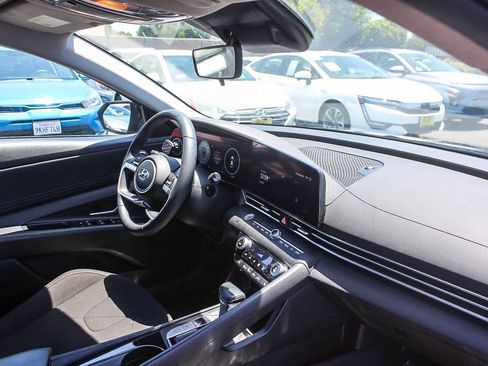 Used 2023 Hyundai Elantra SEL w/ Convenience Package FWD image 21