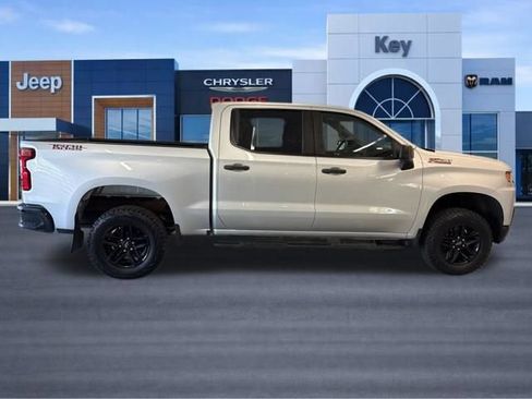 Used 2020 Chevrolet Silverado 1500 Custom Trail Boss w/ Custom Convenience Package AWD/4WD image 9