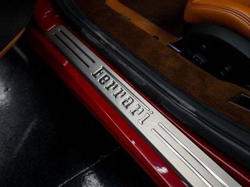 Used 2021 Ferrari F8 Tributo RWD image 33