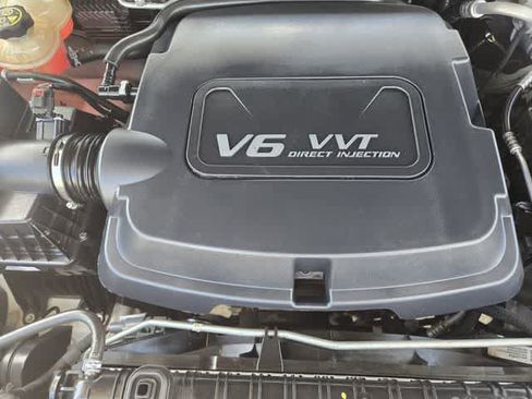 Used 2016 GMC Canyon SLE w/ SLE Convenience Package RWD image 9