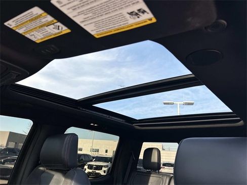 Certified 2025 Ford F150 Raptor image 30