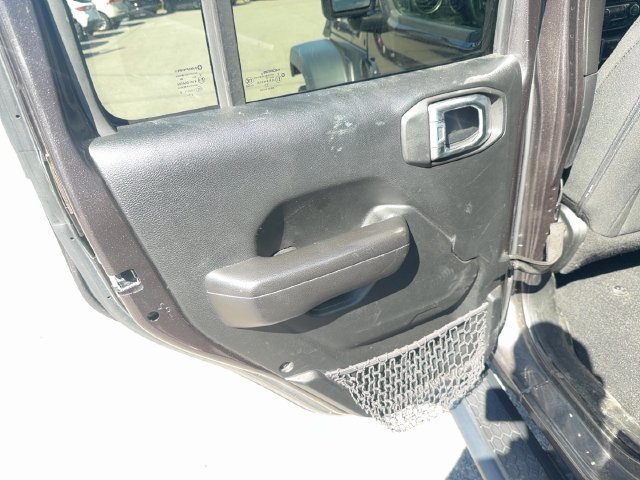 Used 2018 Jeep Wrangler Unlimited Sport S AWD/4WD image 12
